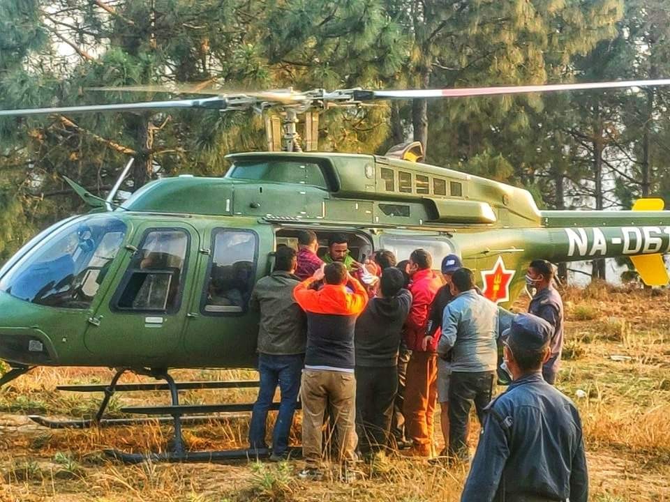 करेन्ट लागेर घाइते भएका वलीलाई हेलिकप्टर मार्फत उद्धार