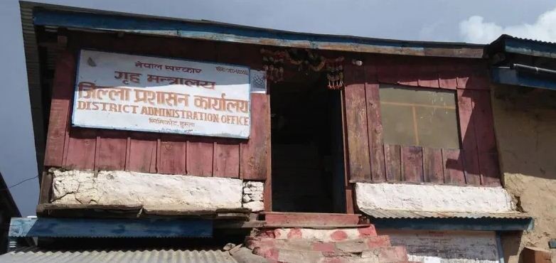 हुम्लामा विद्युत् कटौती भएको भन्दै प्रशासनलाई  ध्यानाकर्षण