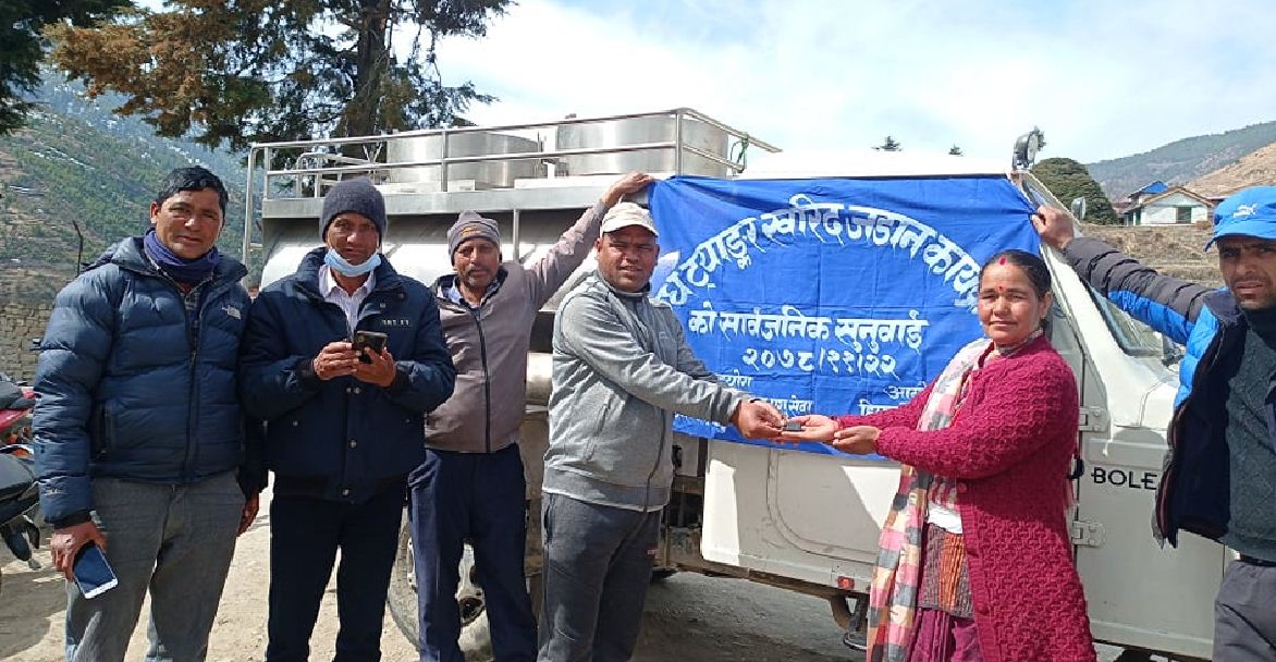 अनुदानमा दूध बोक्ने ट्यांकर 