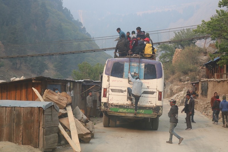 कर्णालीका युवा, महिला र बालबालिका जोखिममा