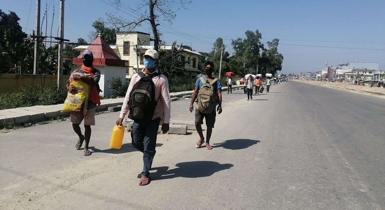 झुलाघाट नाकाबाट पाँच हजार नेपाली फिर्ता