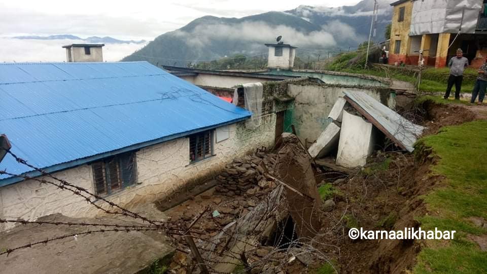 कालिकोटमा कारागारको पर्खाल भत्कियो