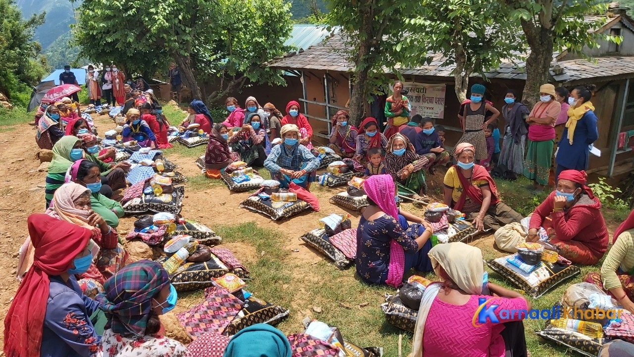 ओरेक नेपालद्धारा बाँफिकोटका एक सय महिलालाई राहत