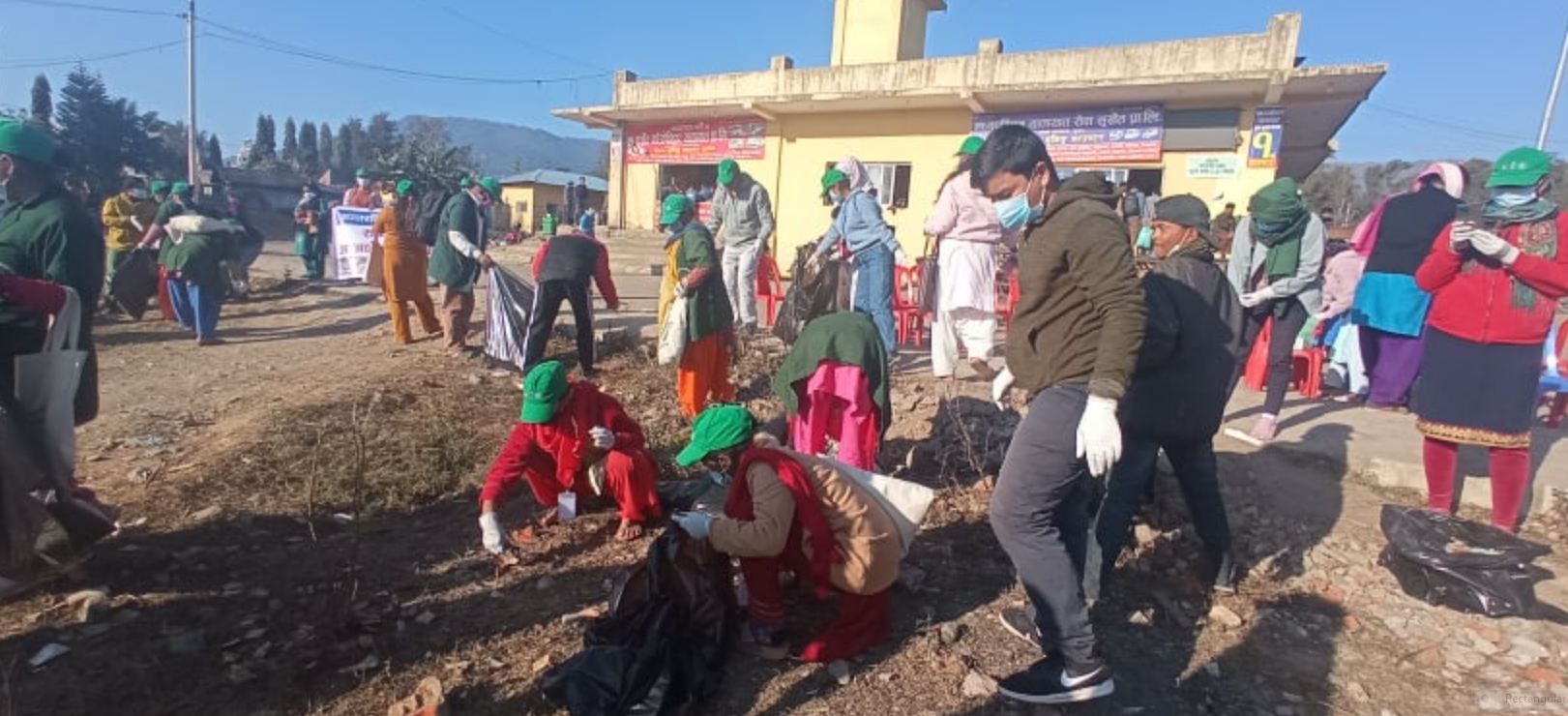 सुर्खेत बसपार्क क्षेत्रमा फोहोर नगर्ने साझा प्रतिवद्धता