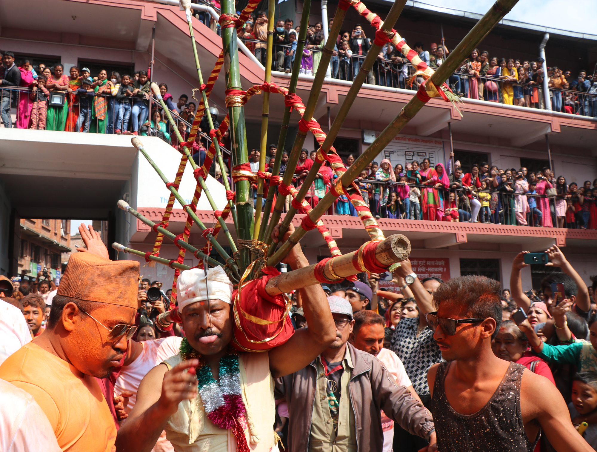 नवौँ तथा अन्तिम पटक जिब्रो छेडाउँदै बुद्धकृष्ण