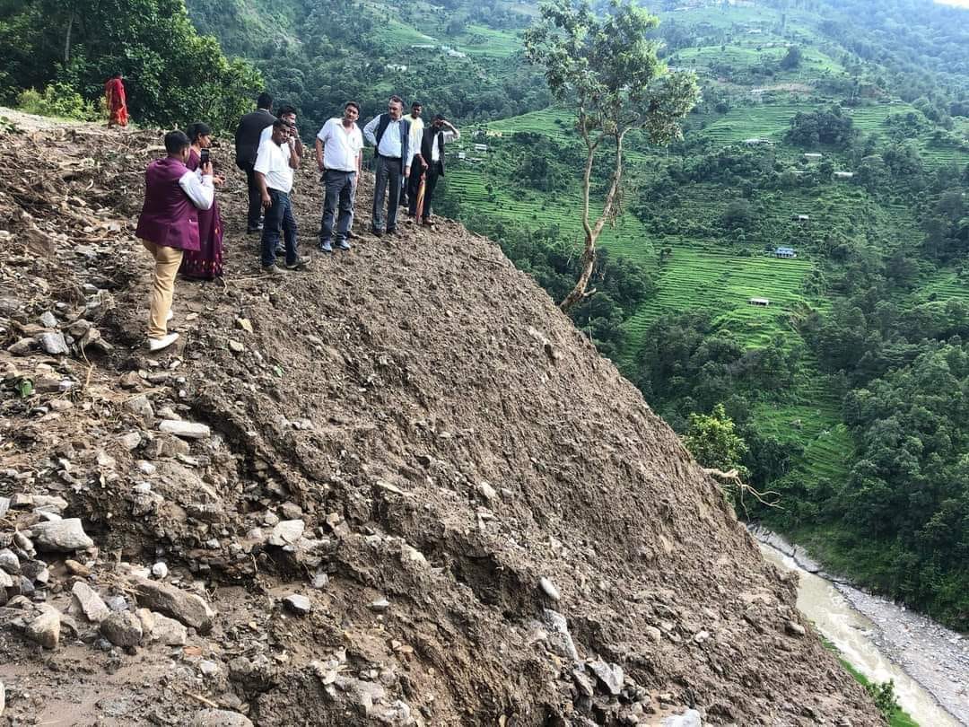 कांग्रेस प्रवक्ताद्धारा बाढी-पहिरो ग्रस्त क्षेत्रको निरीक्षण