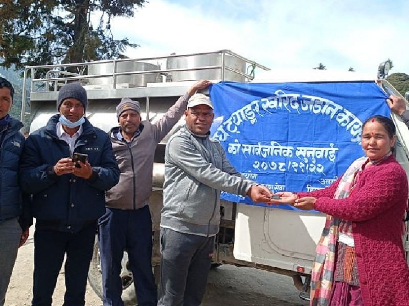 अनुदानमा दूध बोक्ने ट्यांकर 