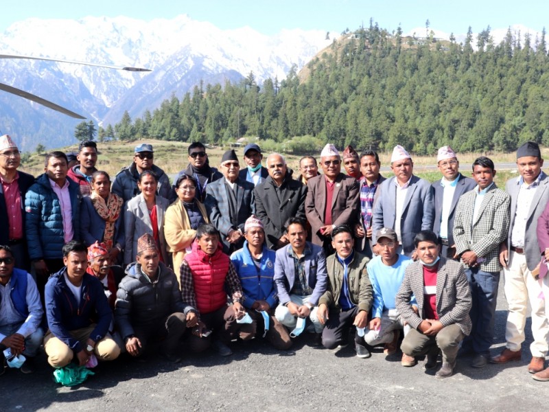 हुम्ला पुगे लगत्तै लिमीतर्फ अध्यक्ष ओली 