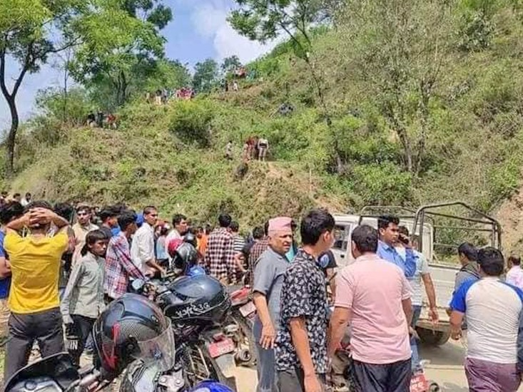 मतदाता बोकेको जीप दुर्घटना हुँदा १३ जनाको मृत्यु 