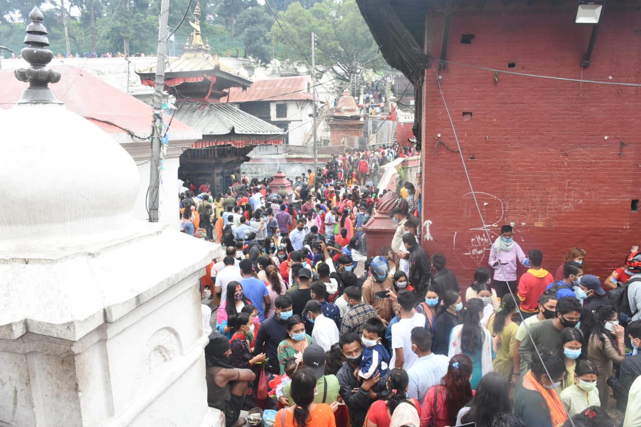 साउने सोमबार व्रत समापन, पशुपतिमा उल्लेख्य भक्तजन