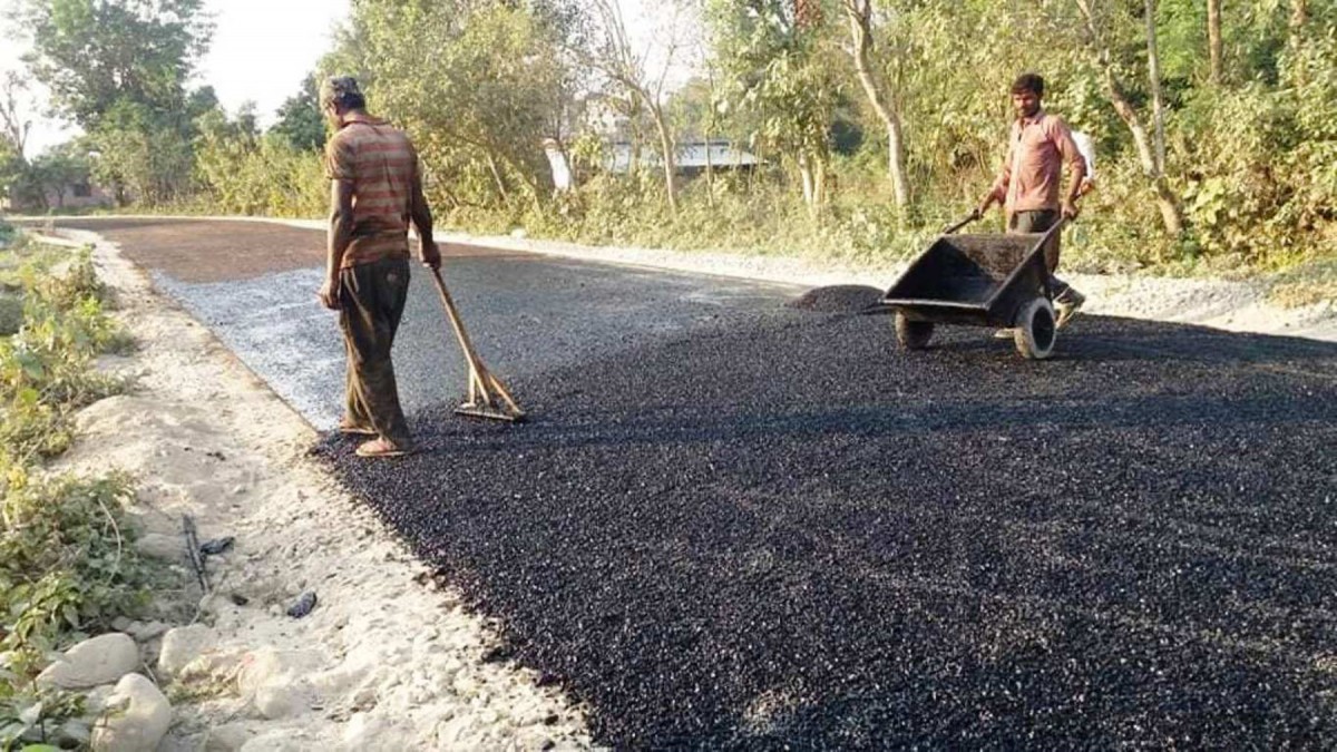 ट्रयाक खुलेको २९ वर्षमा सडक कालोपत्र